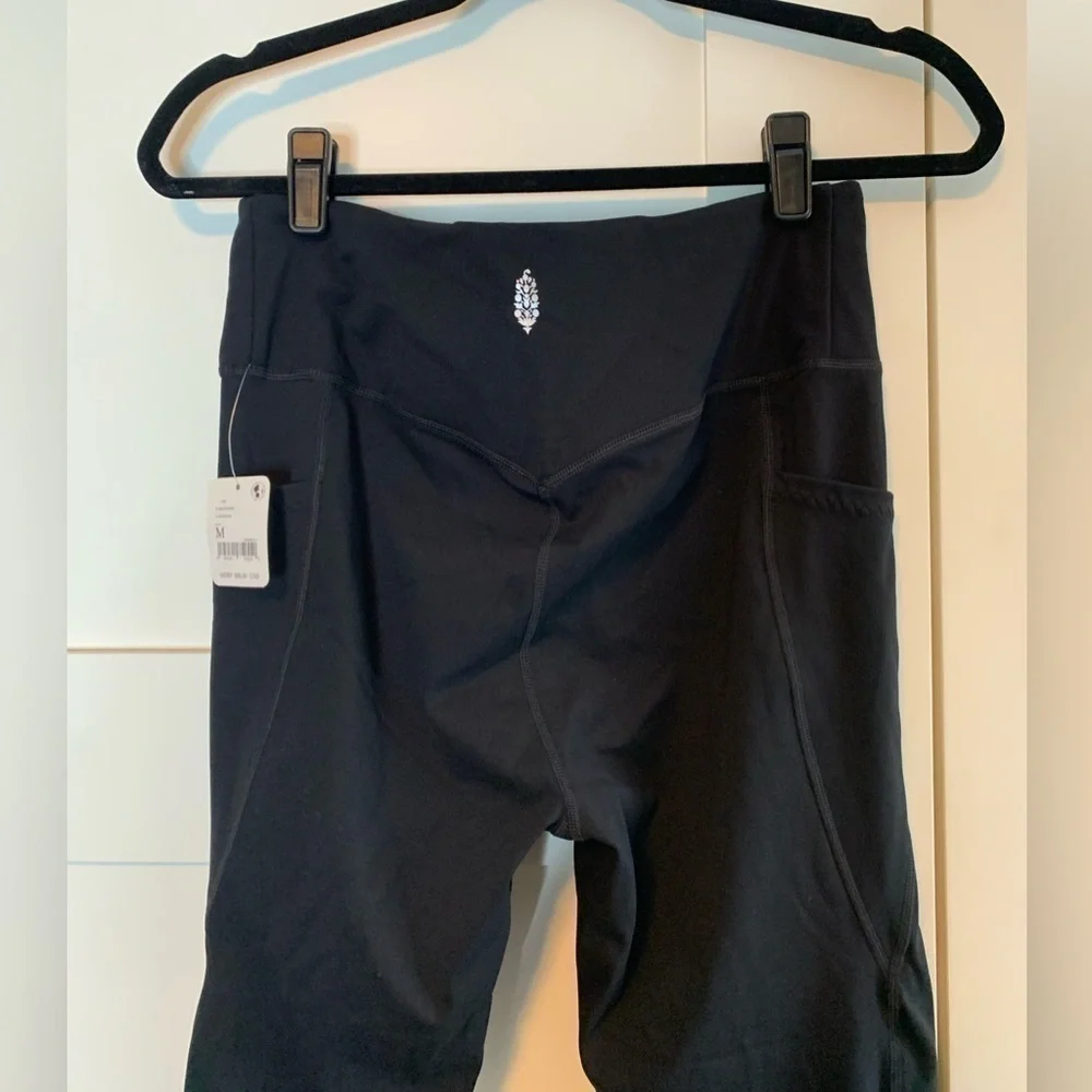 NEW Free People Black Wave Rider Leggings Size Medium
